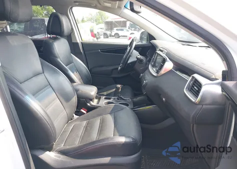 2016 Kia Sorento 3.3L Sx z USA, uszkodzony, nr VIN 5XYPKDA59GG102251